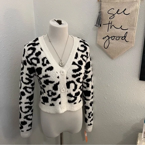 NWT Colsie Leopard Eyelash Cardigan small - Picture 1 of 4